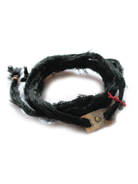 ON THE SUNNY SIDE OF THE STREET Shantung Silk Sunny Side Up Bracelet (ブラック)