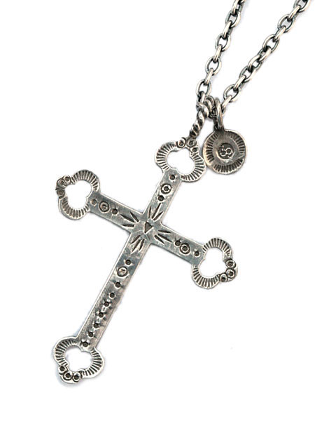 SunKu / 39 Kita Cross Necklace