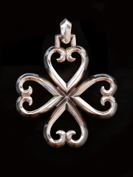 REID MFG 4 hearts Pendant (Bronze)