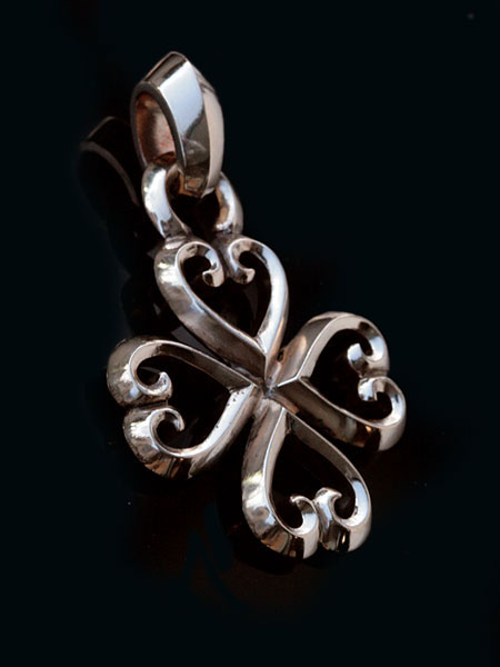 REID MFG 4 hearts Charm (Bronze)