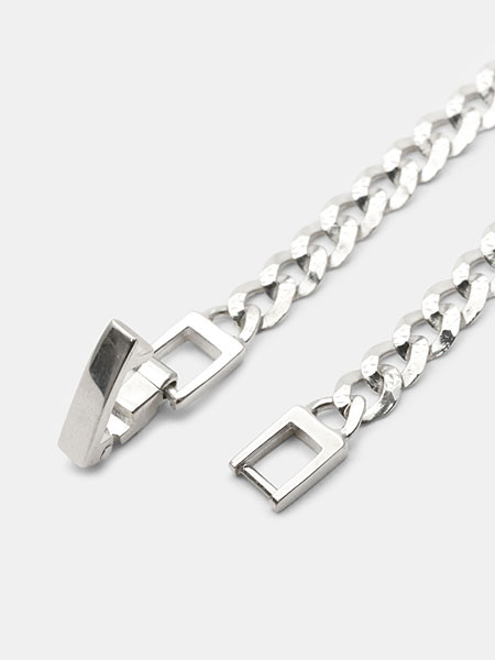 中留パーツの留め具部分のアップ画像。