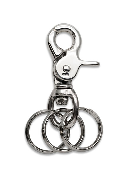 クリップ ピーナッツ キーホルダーの裏面を写した画像。