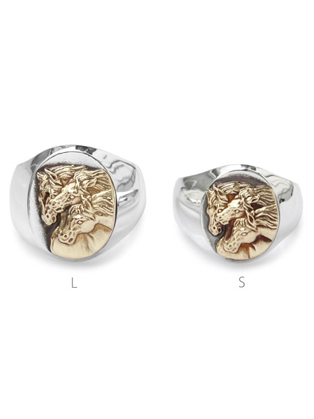 LサイズとSサイズを並べた比較画像。