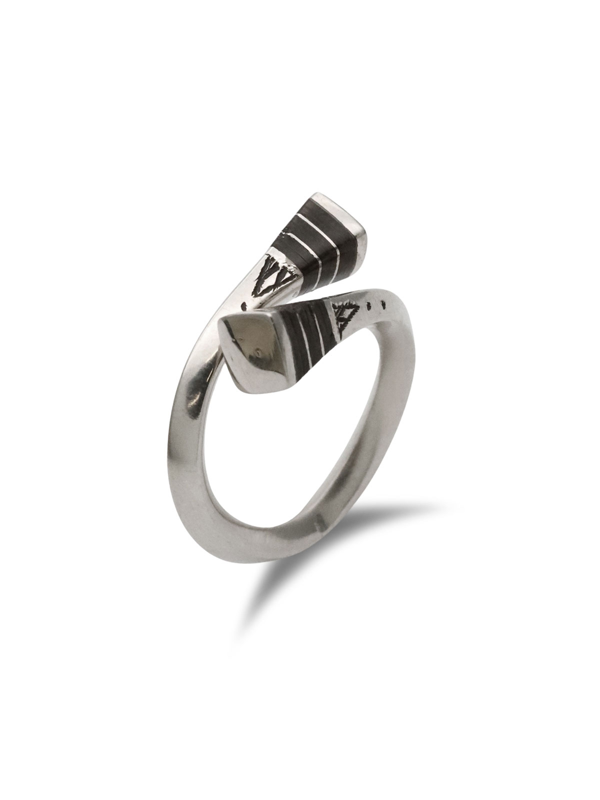 TOUAREG SILVER JEWELRY エボニーウッド スクエア ポール リング