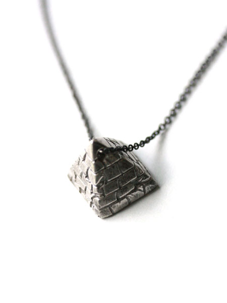 Lillian Crowe small pyramid necklace/ スモールピラミッド ネックレス (Sterling Silver)