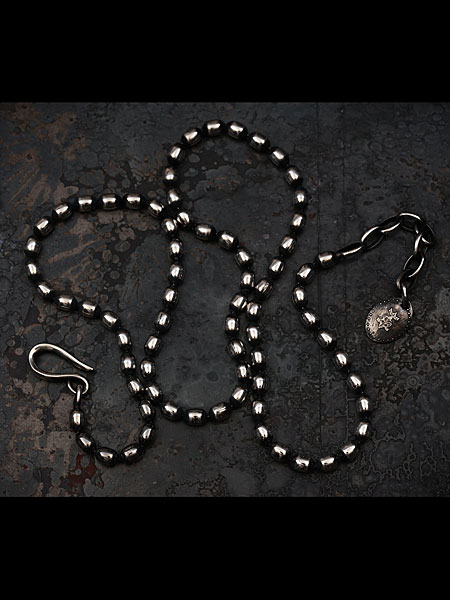 "HARIMのOVAL BOWL CHAIN NECKLACE 正面からの全体イメージ"