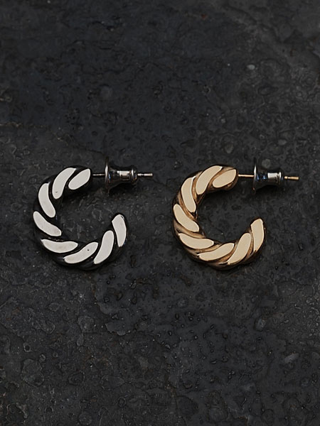 HARIMの人気シルバーピアス HRA062OXとの比較