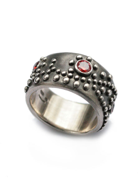 “70’S STUDS” RING (RED)