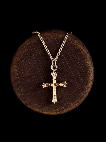 木箱の上に置かれたクロス部分を近くから撮影した画像。