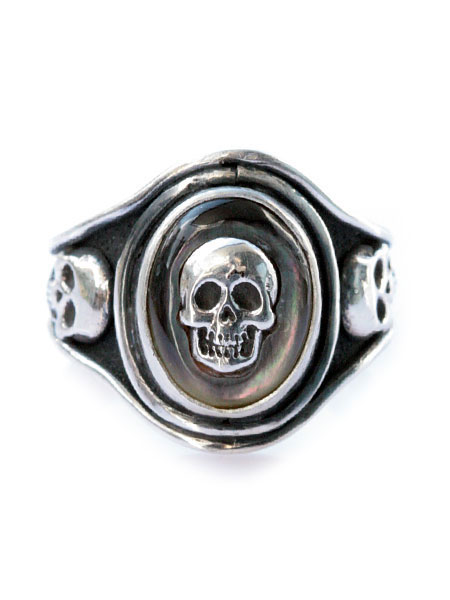 Cast Skull Ring (Black Shell)