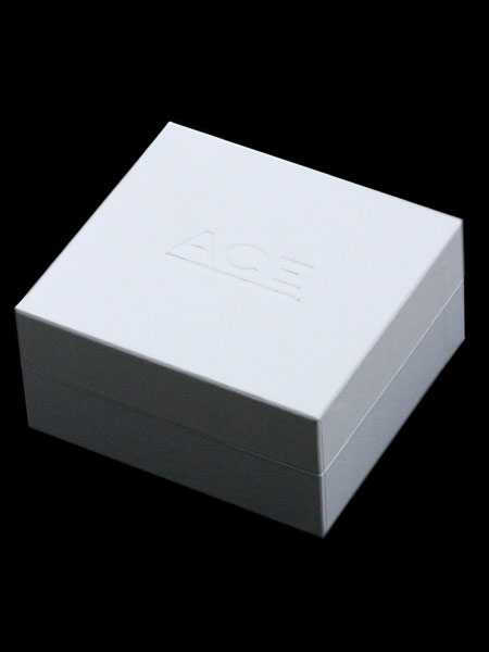 付属のブランド専用ボックスの画像。